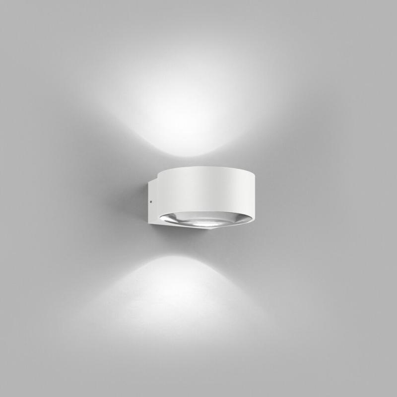 Elegant Hvid Orbit W1 LED Væglampe fra Light Point
