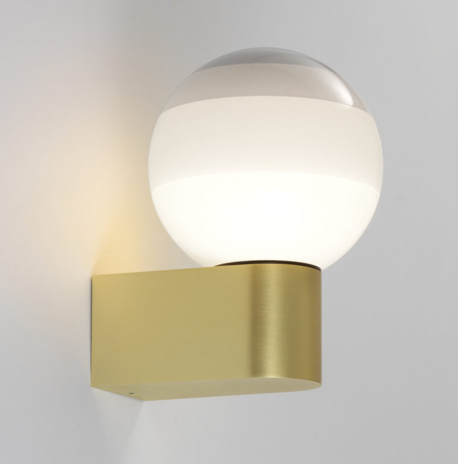 Elegant Hvid Dipping Light Væglampe i Messing - Designet til Dit Hjem