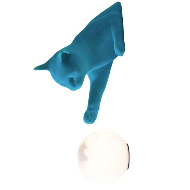 Karman Maoo Væglampe i Lyseblå Velvet - Elegant Design