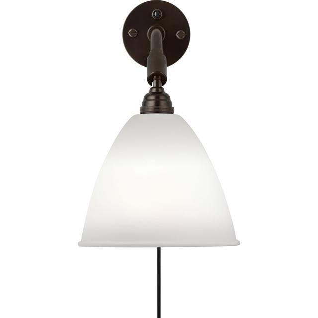 Elegant Sort Gubi Bestlite BL7 Væglampe i Messing & Porcelæn